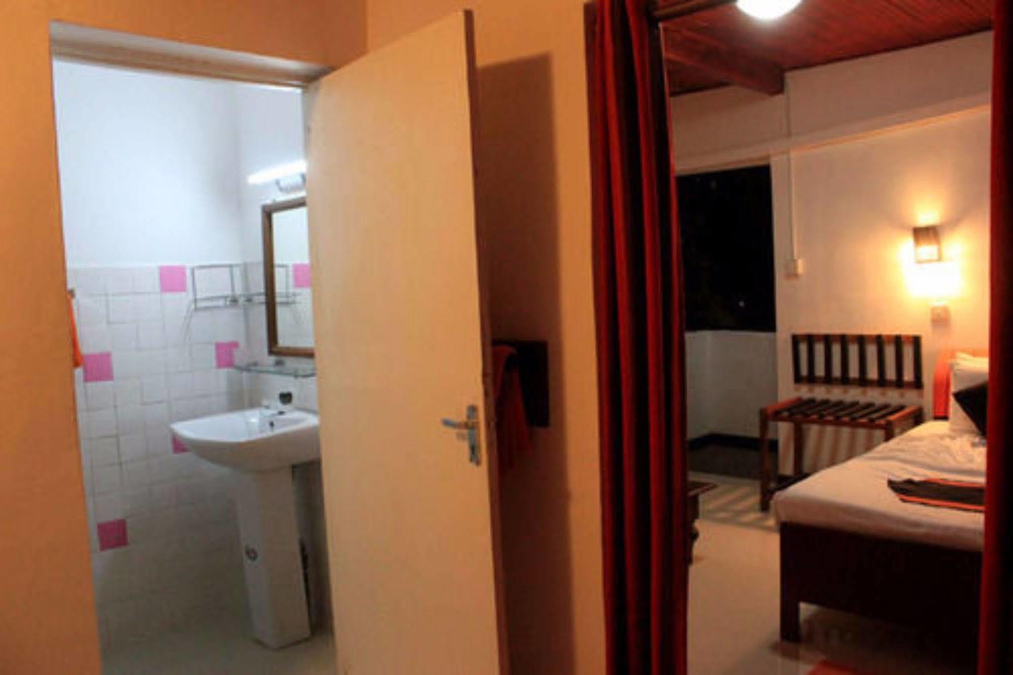 Samaya Beach Hotel Unawatuna Eksteriør bilde